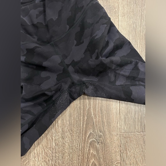 Lululemon Wunder Train High Rise 25” Legging in Camo Deep Coal size 8 - Picture 4 of 4